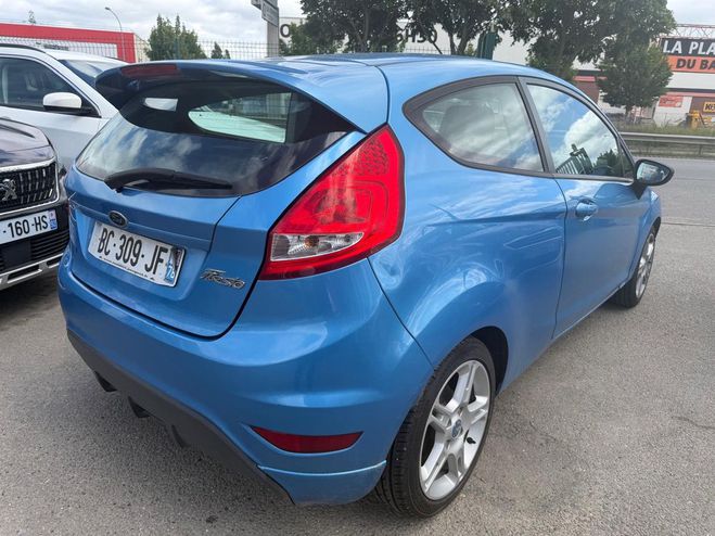 Ford Fiesta 1.6L 120 V 1600 120 GHIA BELLE Bleu azur de 2010