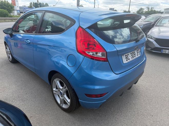 Ford Fiesta 1.6L 120 V 1600 120 GHIA BELLE Bleu azur de 2010