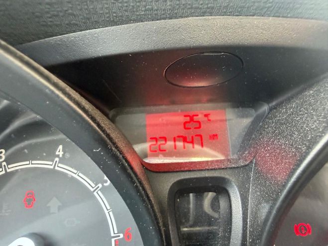Ford Fiesta 1.6L 120 V 1600 120 GHIA BELLE Bleu azur de 2010