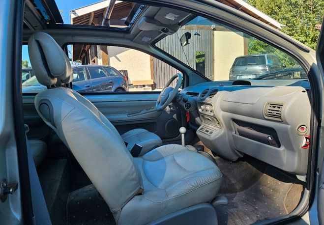 Renault Twingo 1 phase 2 1.2i 16v 75 cv initiale quicks Autre de 2001