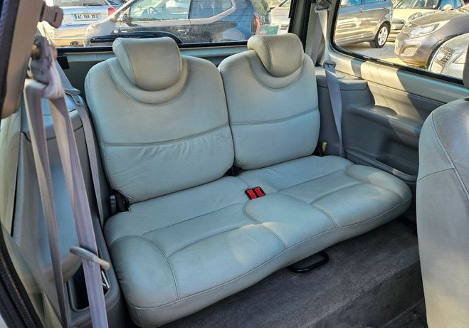 Renault Twingo 1 phase 2 1.2i 16v 75 cv initiale quicks Autre de 2001