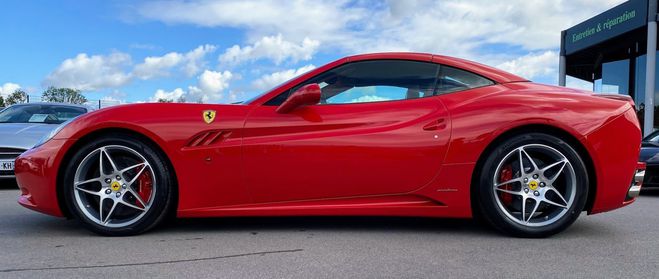 Ferrari California / V8 4.3l 460 CH F1 / Rosso Corsa / Suiv Rouge de 2009