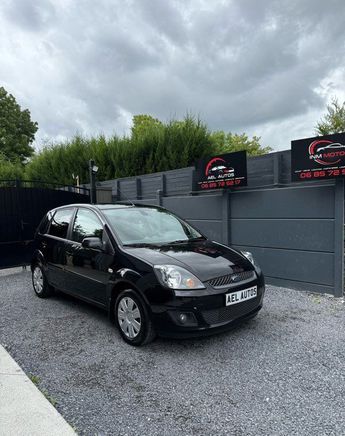  Voir d&eacute;tails -Ford Fiesta 1,4 tdci &agrave; Flers-en-Escrebieux (59)