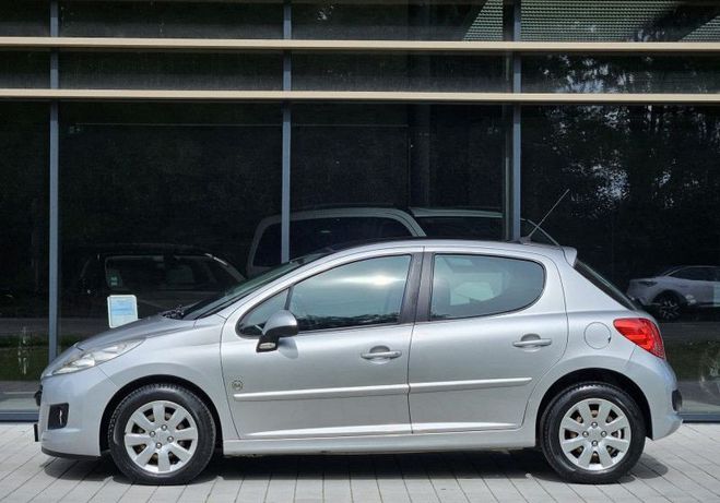 Peugeot 207 1.6 HDI90 SERIE 64 5P Gris de 2009