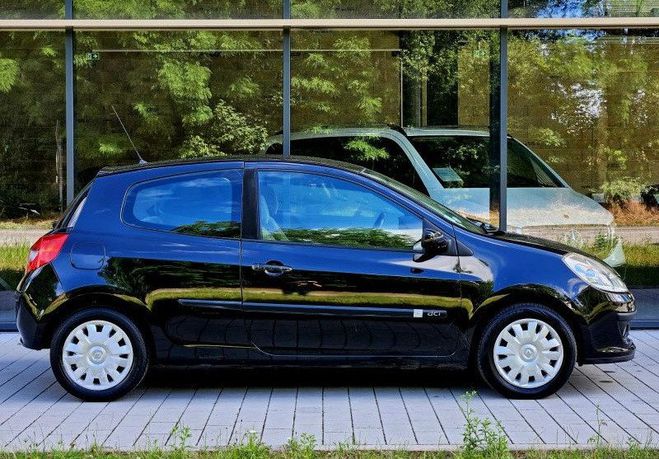 Renault Clio III 1.5 DCI 85CH PRIVILEGE 3P Noir de 2006