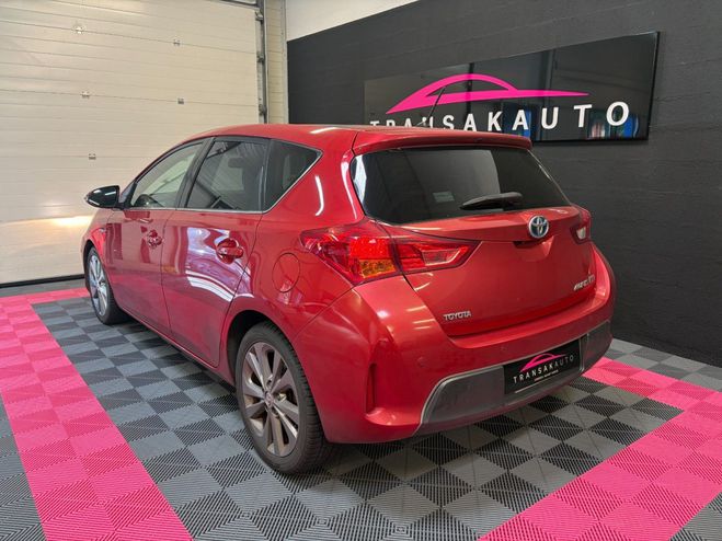 Toyota Auris Hybride 136h Style / Toit Panoramique /  Rouge de 2015