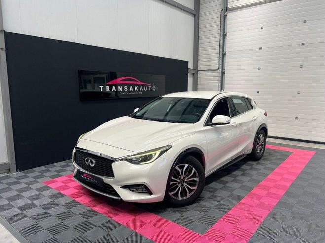 Infiniti Q30 1.5d 109 7DCT Business Executive Blanc de 2017