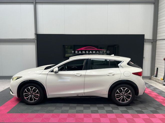 Infiniti Q30 1.5d 109 7DCT Business Executive Blanc de 2017