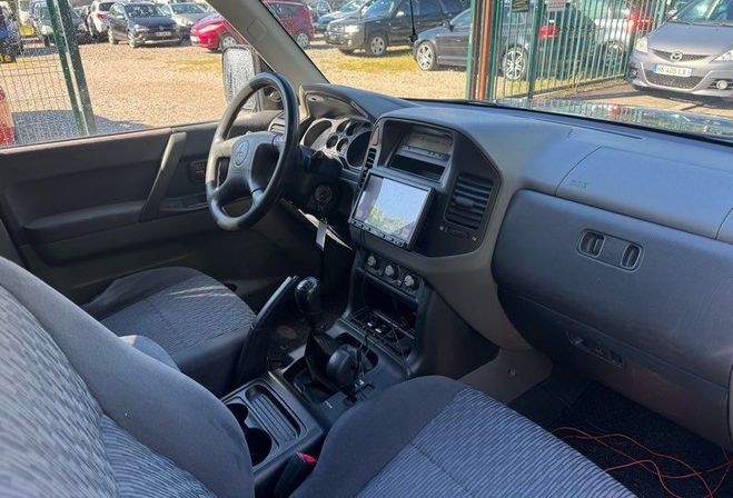 Mitsubishi Pajero  3 3,2did long  de 2006