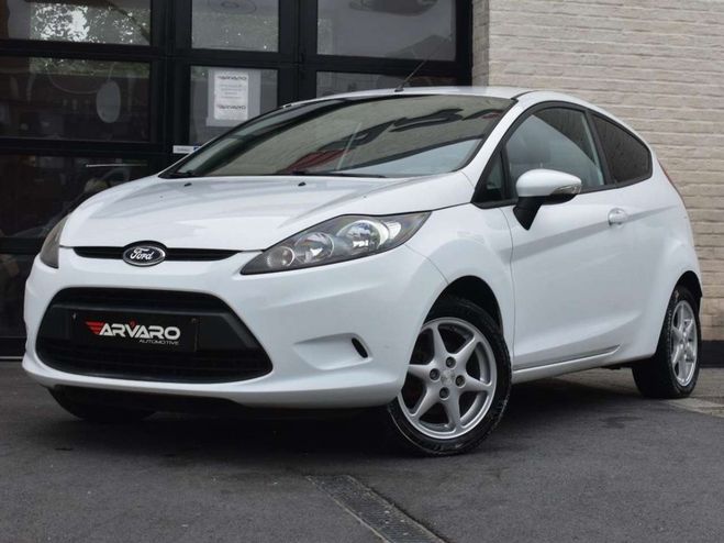 Ford Fiesta 1.25i Titanium Verw Zetels Airco Topstaa Blanc M�tallis� de 