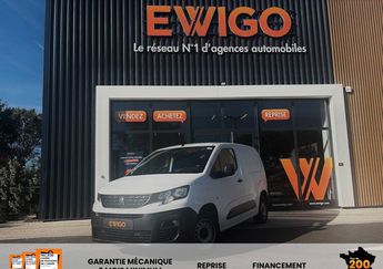 Voir d&eacute;tails -Peugeot Partner VU FOURGON 1.5 BLUEHDI 100CH 650KG PREMI &agrave; Saint-Cannat (13)