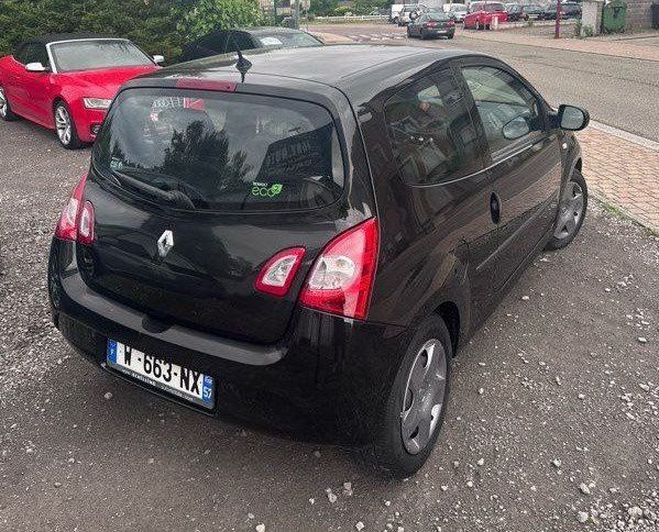 Renault Twingo || PHASE Dynamique 1.2 16 V 75 CV Noir de 2012