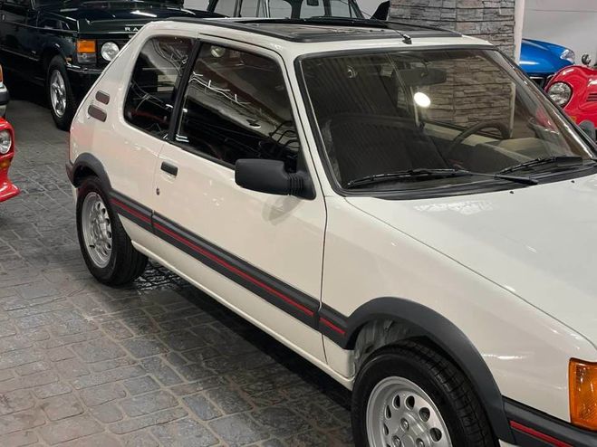 Peugeot 205 gti 1. 6 BLANC de 1984