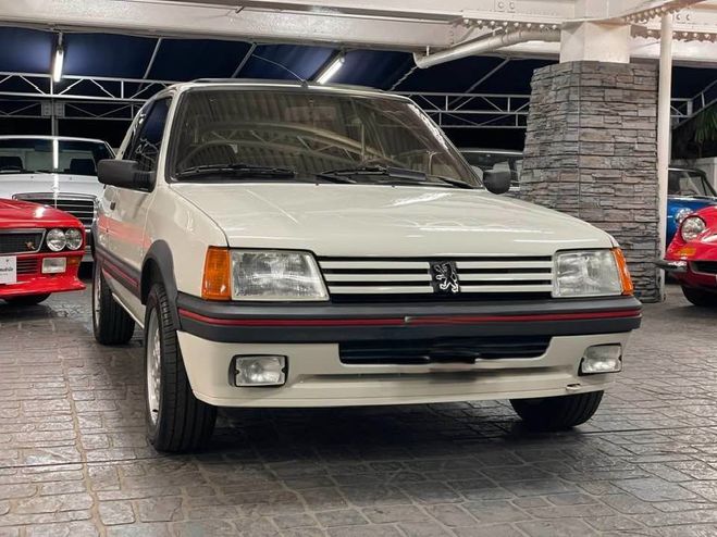 Peugeot 205 gti 1. 6 BLANC de 1984