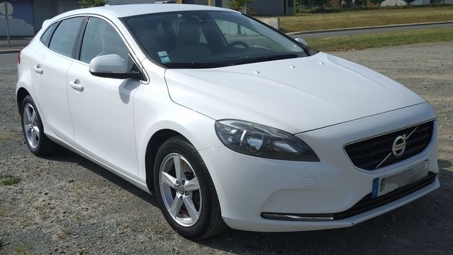 Volvo V40  D4 momentum 178cv 5cyl   de 2014