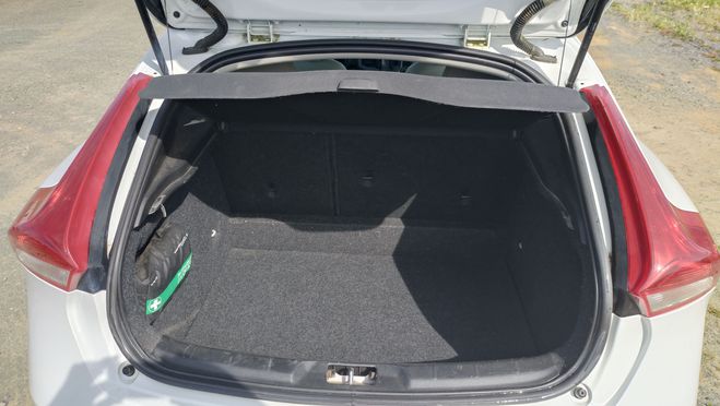 Volvo V40  D4 momentum 178cv 5cyl   de 2014