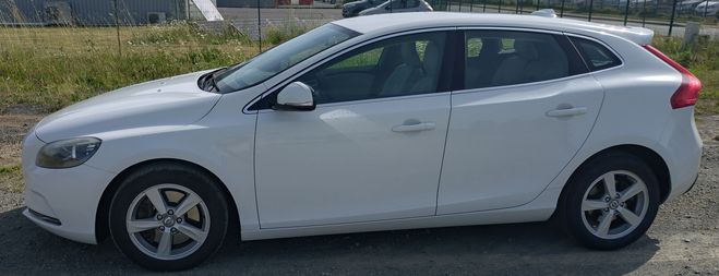 Volvo V40  D4 momentum 178cv 5cyl   de 2014