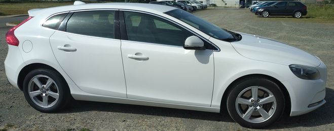 Volvo V40  D4 momentum 178cv 5cyl   de 2014