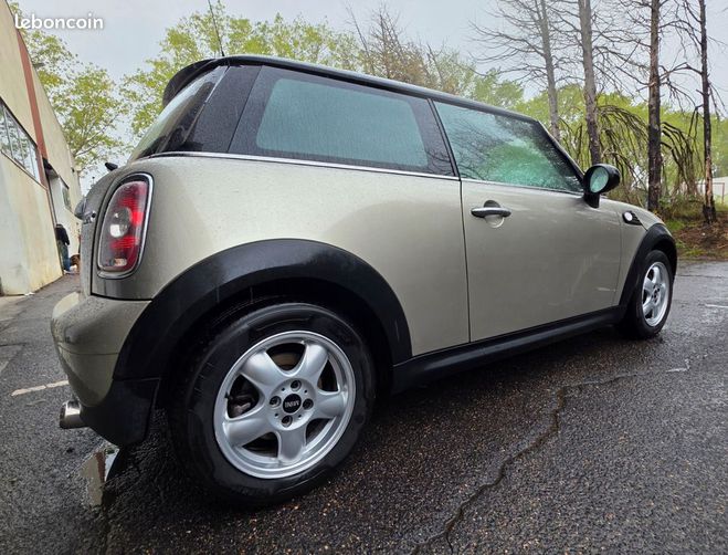 Mini Cooper MINI 1.6 120ch COOPER maron de 2007