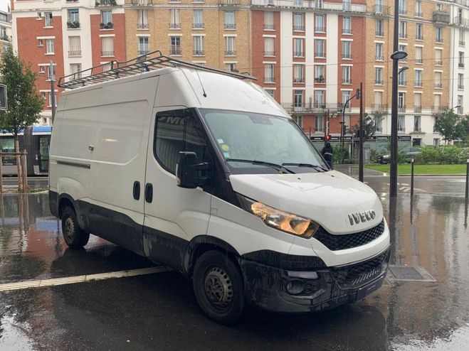 Iveco Daily 35 S 2014 FOURGON 35C/35S 35 S V11 H2 PH Blanc de 2015