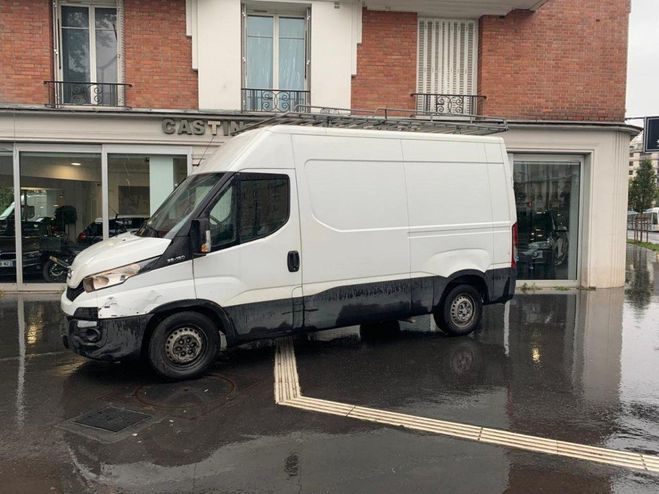 Iveco Daily 35 S 2014 FOURGON 35C/35S 35 S V11 H2 PH Blanc de 2015
