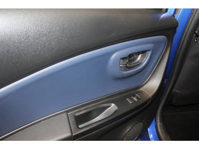 Toyota Yaris Hybride 100h Collection bleu de 2017