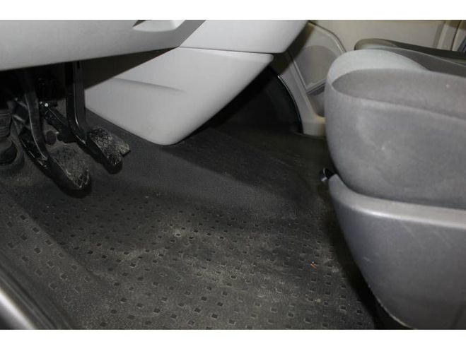Volkswagen Transporter FOURGON FGN TOLE L1H1 2.0 TDI 150 BUSINE gris de 2019