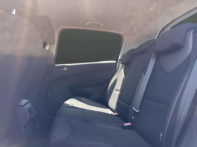 Peugeot 308 1.6 HDI92 FAP STYLE 5P GRIS F de 2012