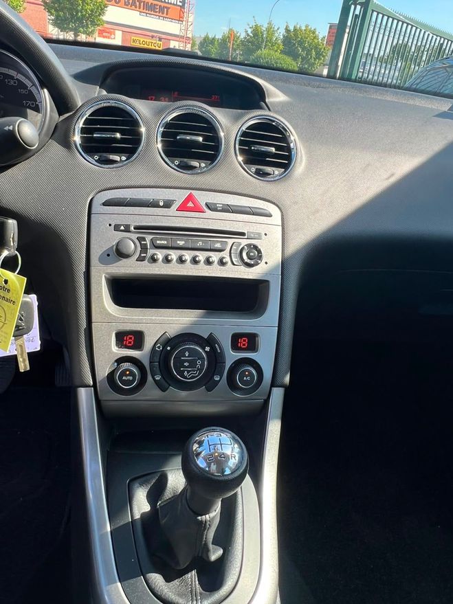 Peugeot 308 1.6 HDI 110 PREMIUM PACK 5P 120000KM Gris fonc� de 2010