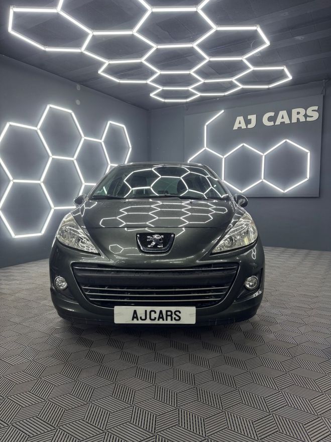 Peugeot 207 70ch 1.4 hdi jeune permis clim distri ne Gris de 2009