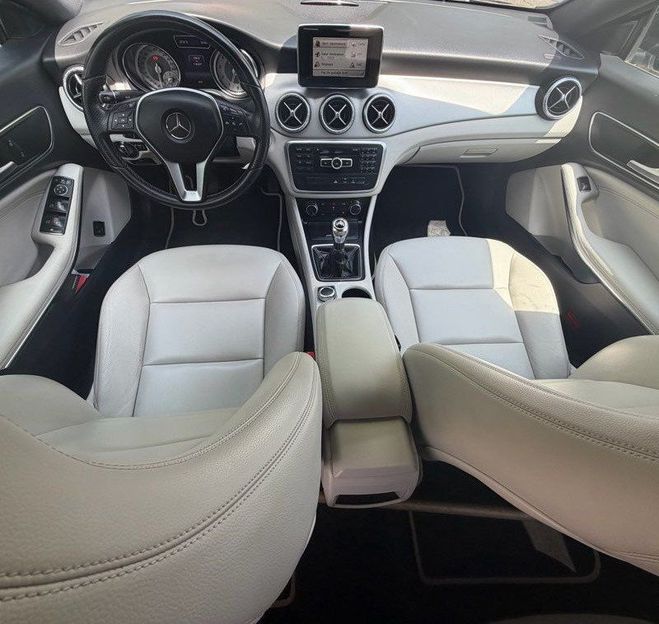 Mercedes Classe CLA Classe Cla180 sensation 122cv garantie Violet de 2013