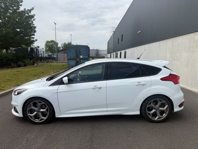 Ford Focus 2.0 TDCi 185 CV SS ST - Suivi Complet /  Blanc de 2015