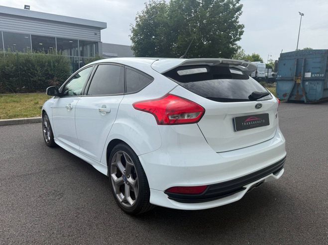 Ford Focus 2.0 TDCi 185 CV SS ST - Suivi Complet /  Blanc de 2015