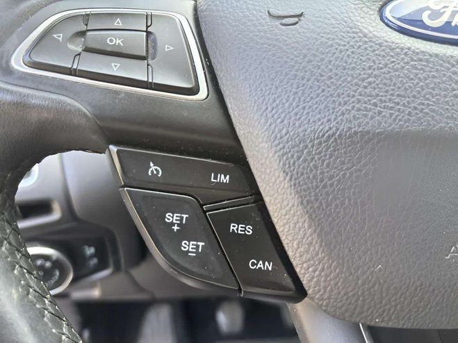 Ford Focus 1.0 ECOBOOST 125CH STOP&START TITANIUM GRIS F de 2016