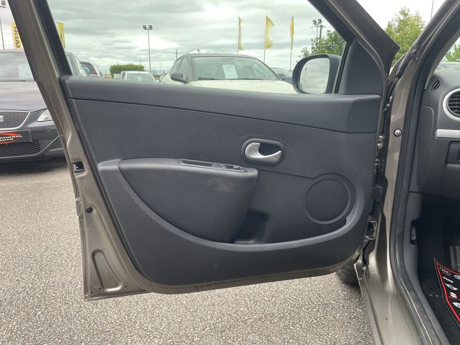 Renault Clio 1.2 16V 75CH EXPRESS CLIM 5P GRIS  de 2010