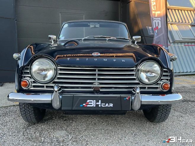 Triumph TR4 A IRS - Restauration compl�te avec factu Bleu de 1967