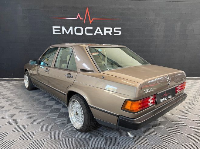 Mercedes 190 E 2.0 122CV BVM5 W201 Gris de 1988