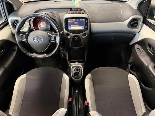 Toyota Aygo 1.0 VVTI 70 X-CITE X-SHIFT BVA Blanc de 2017