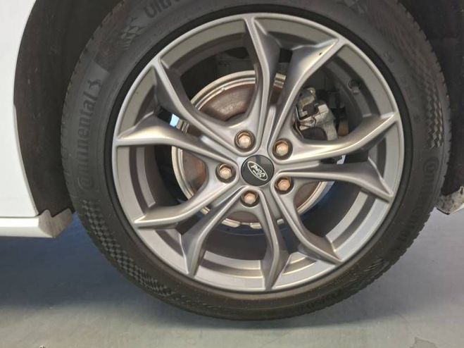 Ford Focus 1.0 Flexifuel 125 S&S mHEV Powershift ST blanc de 2021