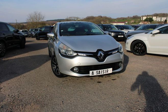 Renault Clio 4 ESSENCE 75 CV 5P TEAM JO GPS USB CLIMA Gris de 2016