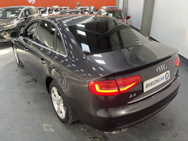 Audi A4 IV (B8) 2.0 TDI 150 clean diesel DPF Eur GRIS de 2015