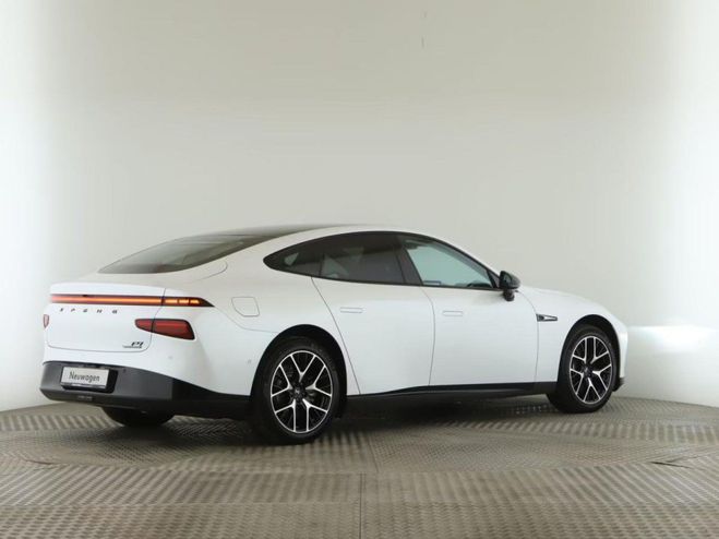 Xpeng P7 - 473 - AWD Performance BLANC de 2025
