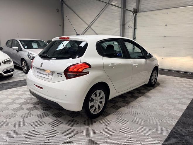 Peugeot 208 I Phase 2 5 Portes 1.6 Blue HDi 75 cv AC Blanc de 2016