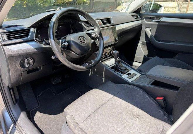 Skoda Superb 2.0 TDI 150CV DSG7 Ann�e 02-2024 � 14990 Gris de 2024