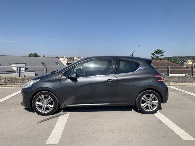 Peugeot 208 1.6 E-HDI FAP FELINE 5P Gris F de 2013
