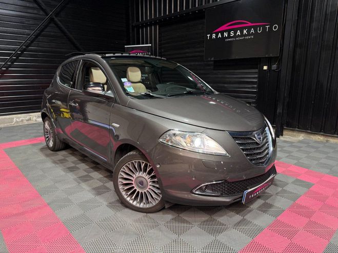 Lancia Ypsilon 0.9 TwinAir 85 ch StopStart Platinum+ DF Marron de 2014
