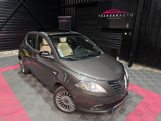 Lancia Ypsilon 0.9 TwinAir 85 ch StopStart Platinum+ DF Marron de 2014