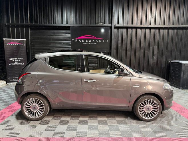 Lancia Ypsilon 0.9 TwinAir 85 ch StopStart Platinum+ DF Marron de 2014