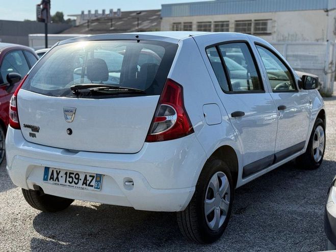 Dacia Sandero 1.4 MPI 75CH GPL BLANC de 2010