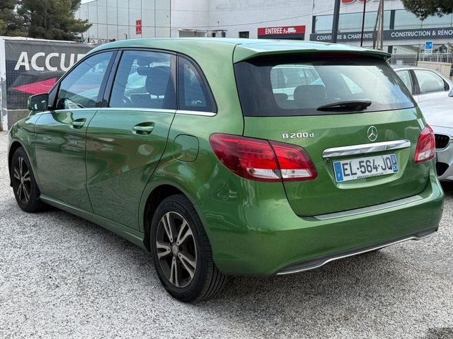 Mercedes Classe B 200D 136CH BUSINESS EDITION VERT F de 2017